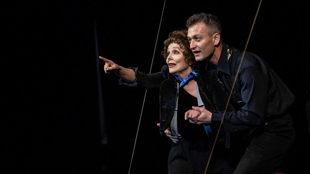 Челябинский Молодежный театр попрощается со спектаклем «На балу удачи»