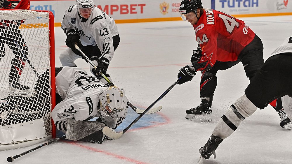 Хоккейный клуб «Челмет» проиграл второй матч «Омским крыльям» в плей-офф ВХЛ