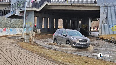 В Челябинске закрыли движение под мостом у ТРК «Родник» из-за разлива реки Миасс