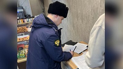 Суд в Челябинске на 3 месяца закрыл павильон с шаурмой после отравления детей