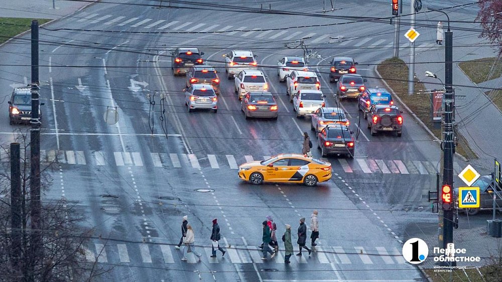 В Челябинске появятся парковки за 165 рублей в час