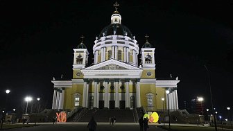 Пасхальная служба в кафедральном соборе Рождества Христова