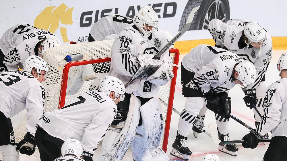 Челябинский «Трактор» проиграл «Ак Барсу» и завершил хоккейный сезон