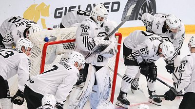 Челябинский «Трактор» проиграл «Ак Барсу» и завершил хоккейный сезон