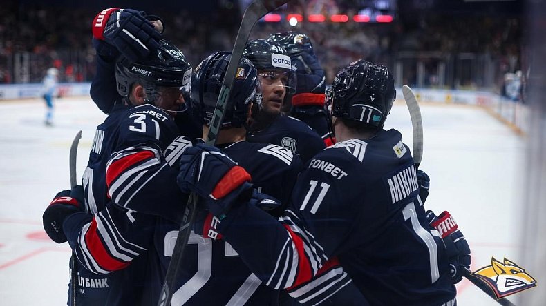 «Металлург» победил «Сибирь» и вышел в четвертьфинал Кубка Гагарина