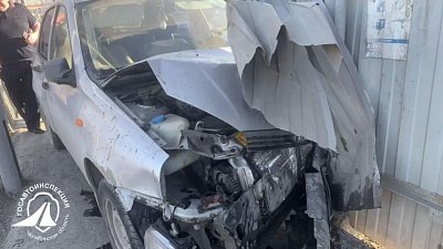 В Златоусте «Лада» съехала с дороги и сбила школьницу на тротуаре