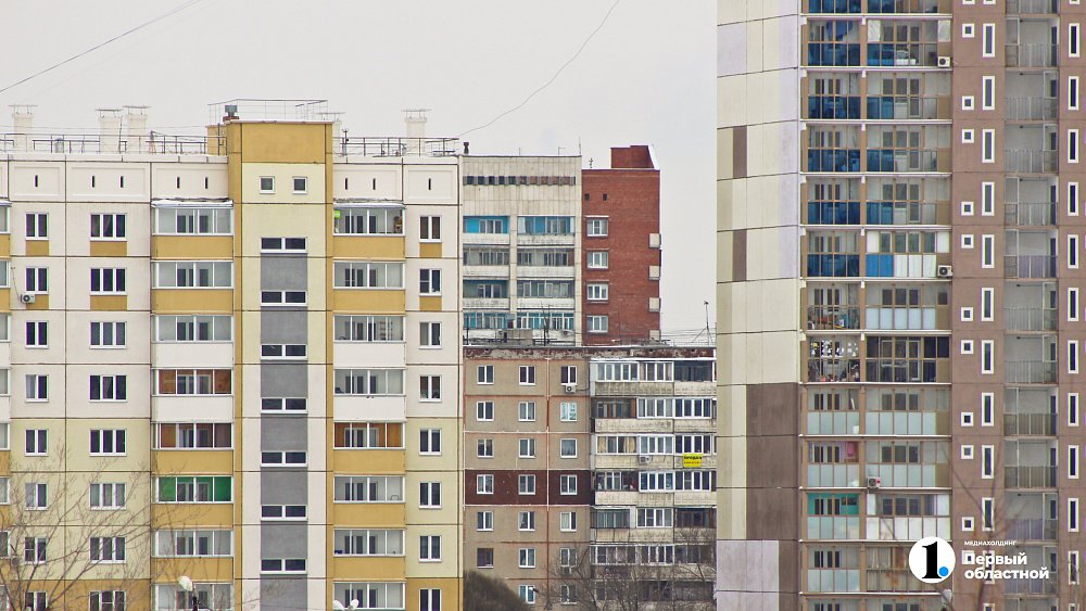 В Уфе беспилотник врезался в жилую высотку