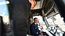 На линию в Челябинске вышел трехсекционный трамвай «Альтаир»