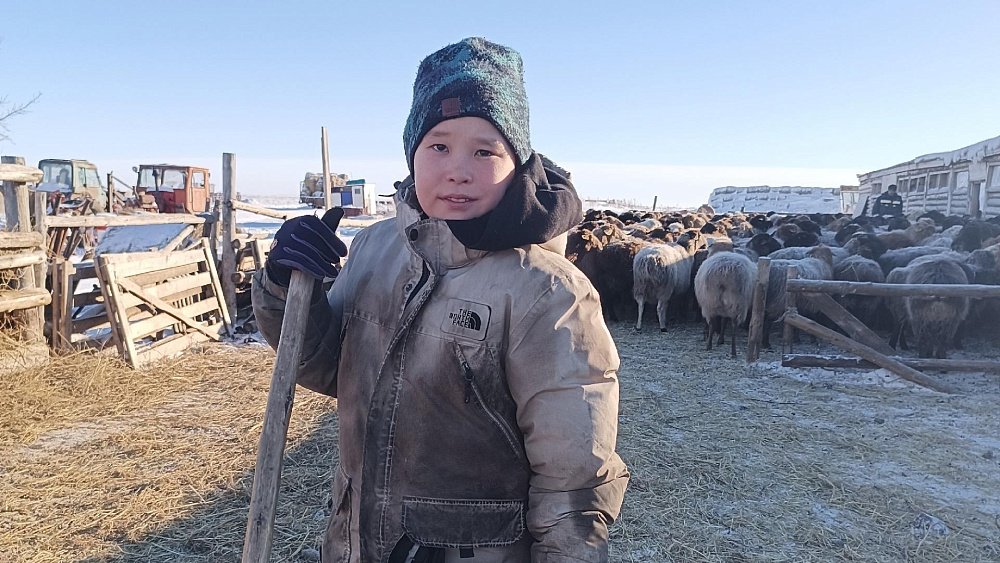 Школьник из Челябинской области с трех лет работает в поле