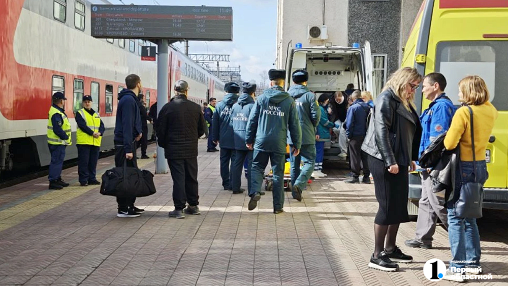 «Боялся, что снова падаем»: пережившие крушение дети из Златоуста приехали домой