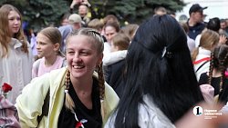 Челябинск аплодисментами встретил пассажиров опрокинувшегося под Ульяновском поезда