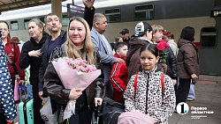 Челябинск аплодисментами встретил пассажиров опрокинувшегося под Ульяновском поезда