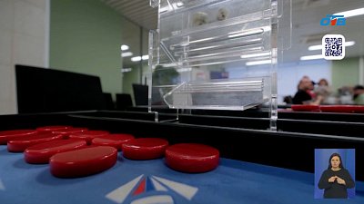 В Челябинске бойцы СВО играют в нарды