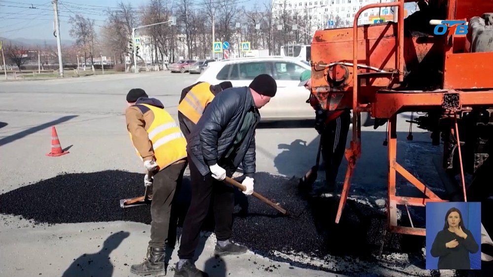 В Миассе стартовал ямочный ремонт дорог
