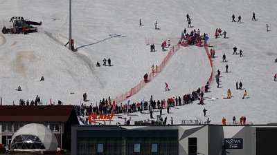 Горнолыжный сезон в Миассе завершился красочным «Отжиг-фестом»