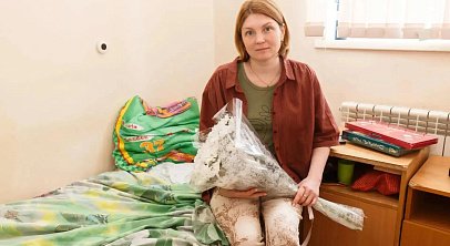 Учитель из Златоуста сделала трап из матрасов и спасла детей при крушении поезда №302