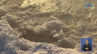 Спасатели Челябинской области просят жителей региона не выходить на лед