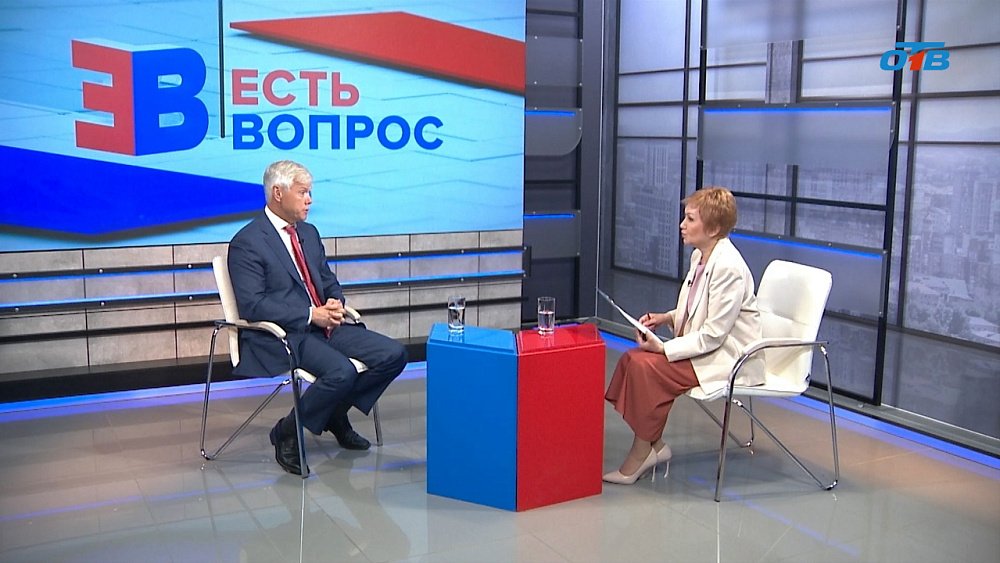 Почему россияне все больше предпочитают сберегать, а не тратить