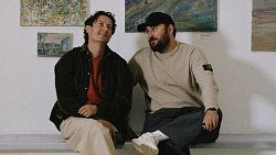 Стас Ярушин показал фото со съемок нового сезона сериала «Универ»