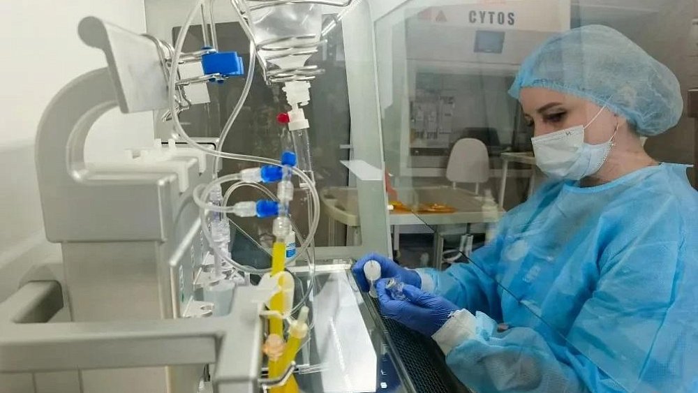 В Челябинском онкоцентре лекарства для химиотерапии разводит робот