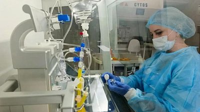 В Челябинском онкоцентре лекарства для химиотерапии разводит робот