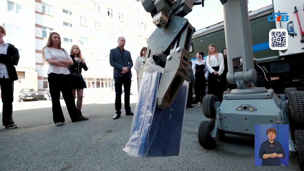 Челябинским школьникам провели экскурсию в региональном управлении ФСБ