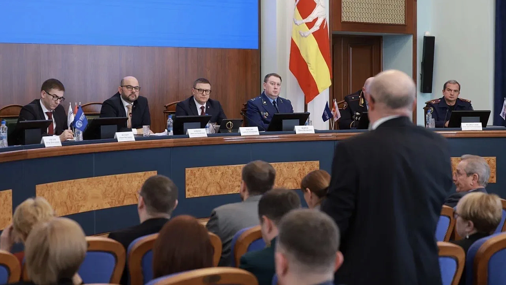 Алексей Текслер поздравил Общественную палату Челябинской области с 20‑летием