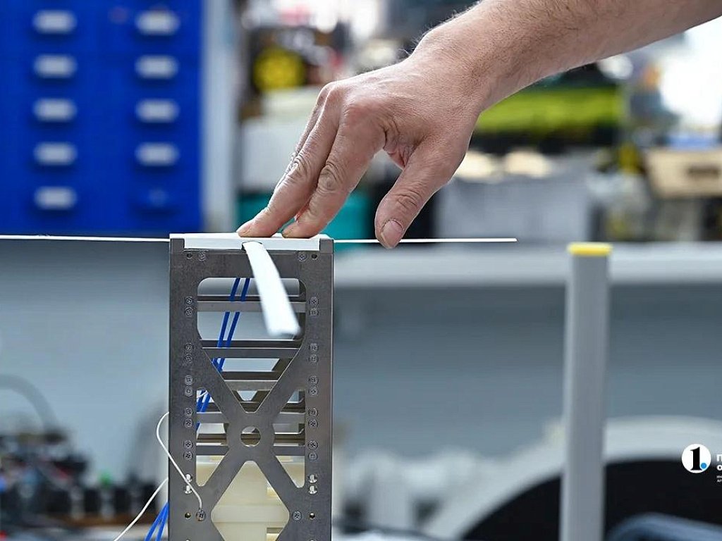 Челябинские школьники собирают космический спутник к юбилею города