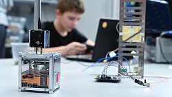 Челябинские школьники собирают космический спутник к юбилею города