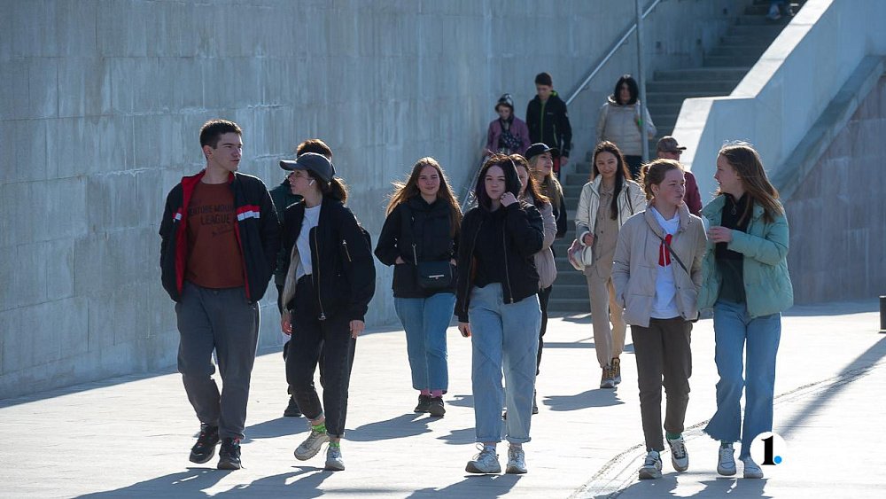 Аномально жаркую погоду с дождями пообещали южноуральцам 14 апреля