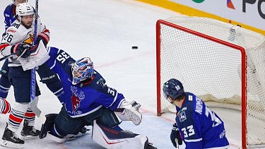 «Металлург» в третий раз подряд выиграл у «Торпедо» в плей-офф Кубка Гагарина