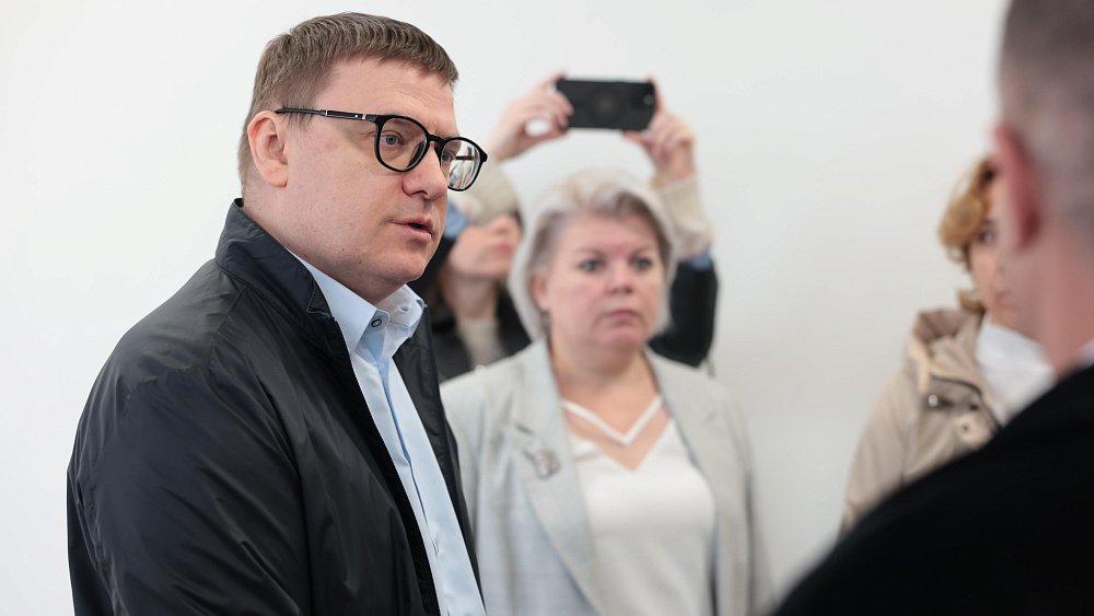 Алексей Текслер проинспектировал капремонт школы в поселке Тимирязевском