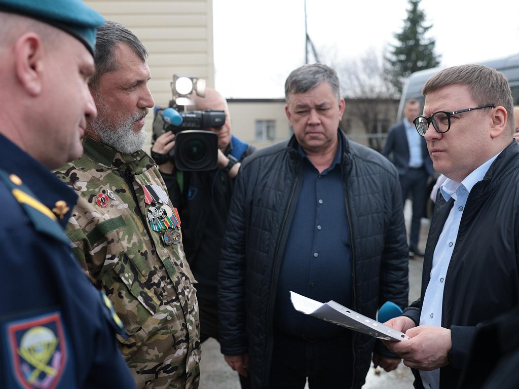 Алексей Текслер встретился с участниками СВО в Чебаркульском округе
