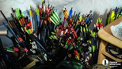 Тройной выстрел в яблочко: сестры‑близняшки удивляют меткой стрельбой из лука