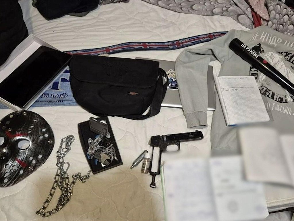 В Челябинске задержали 17‑летнего вандала за запрещенные рисунки в подъезде