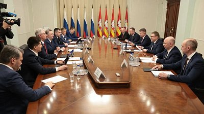 Губернатор Алексей Текслер встретился с руководителями фракций Заксобрания