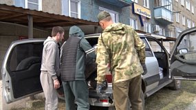 Из Нязепетровска на передовую отправляют автомобиль