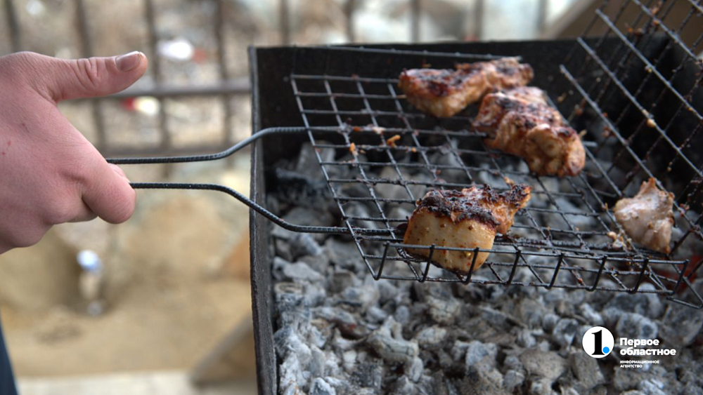 Названа цена самого дешевого шашлыка в России в 2026 году
