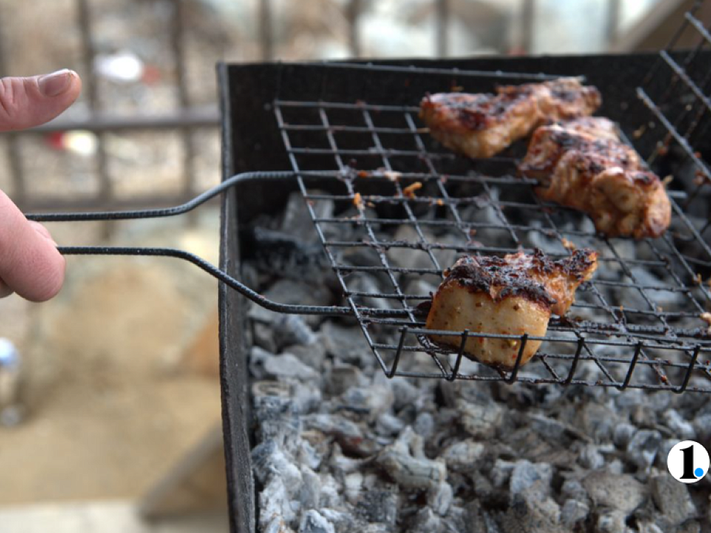 Названа цена самого дешевого шашлыка в России в 2026 году