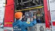 Два подростка пострадали на пожаре в квартире пятиэтажки в Челябинске