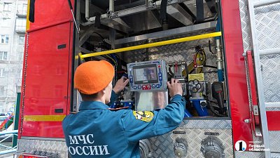 Два подростка пострадали на пожаре в квартире пятиэтажки в Челябинске