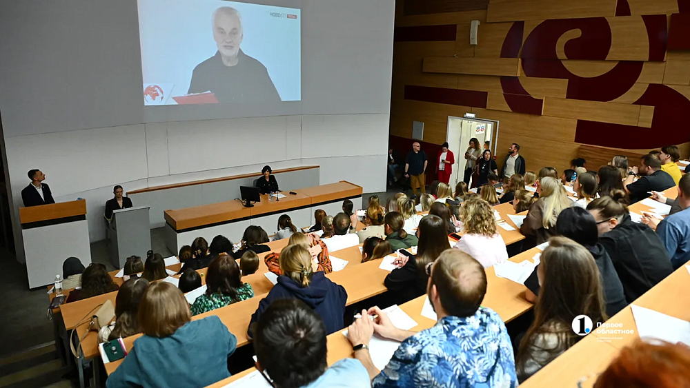 Юбилейный 15-ый Тотальный диктант написали жители Челябинска