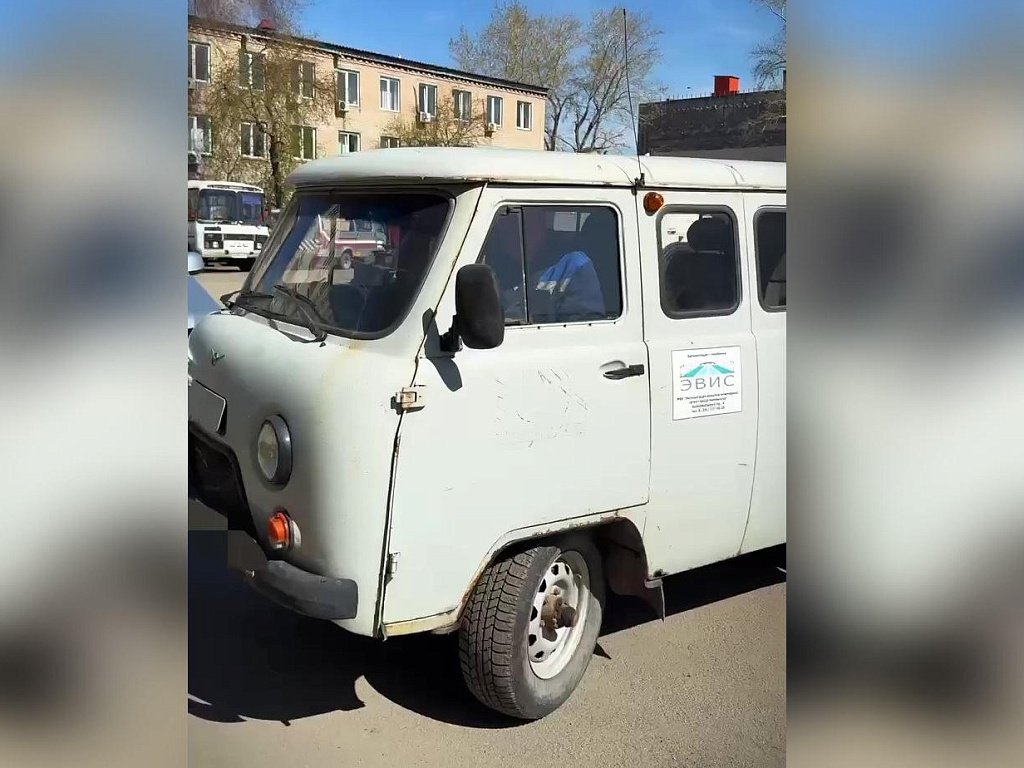 Четыре автомобиля отправились в зону СВО из Челябинска