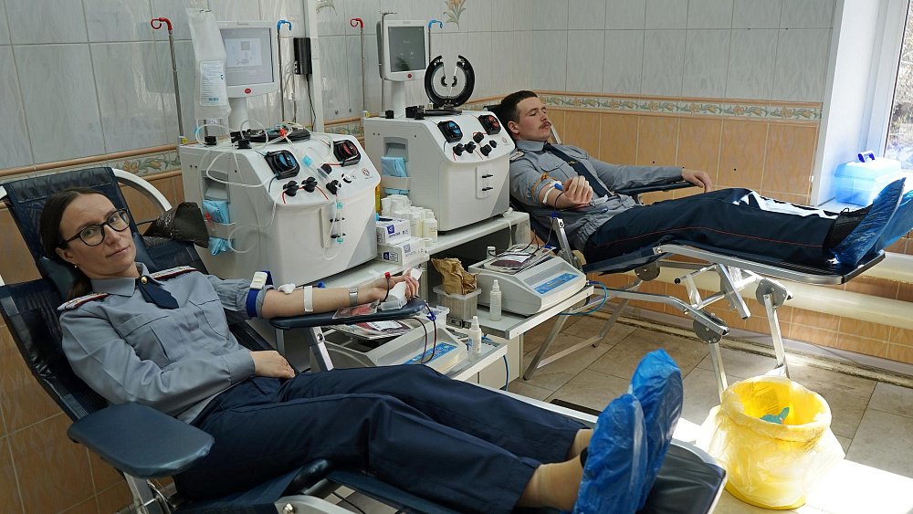 Более 40 сотрудников ГУФСИН по Челябинской области сдали кровь в преддверии Дня донора