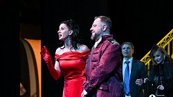 В Челябинске благотворительный спектакль «Золушка» собрал полный зал