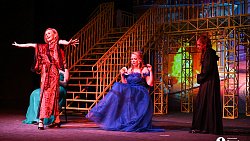 В Челябинске благотворительный спектакль «Золушка» собрал полный зал