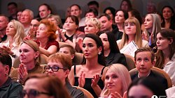 В Челябинске благотворительный спектакль «Золушка» собрал полный зал