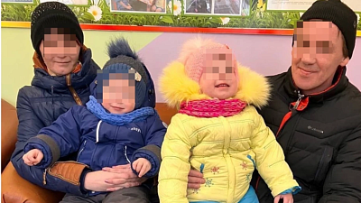 В Магнитогорске брата и сестру, ночевавших на АЗС, вернули кровным родителям