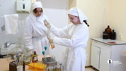 «Работали как ювелиры»: биохимическая лаборатория ЧОКБ отмечает 80‑летие