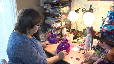 Челябинка создает красивые шкатулки из старых кукол